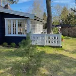Elegant Romantic Style In Wooden Summer House Near