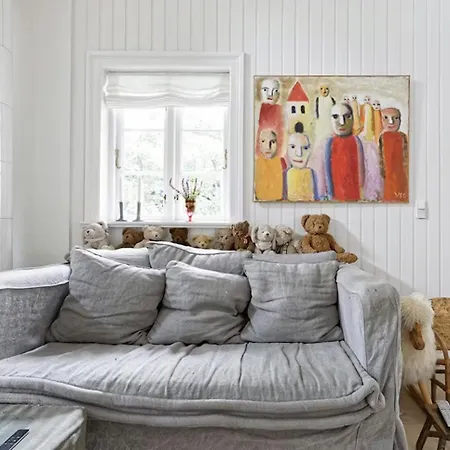 Elegant Romantic Style In Wooden Summer House Near